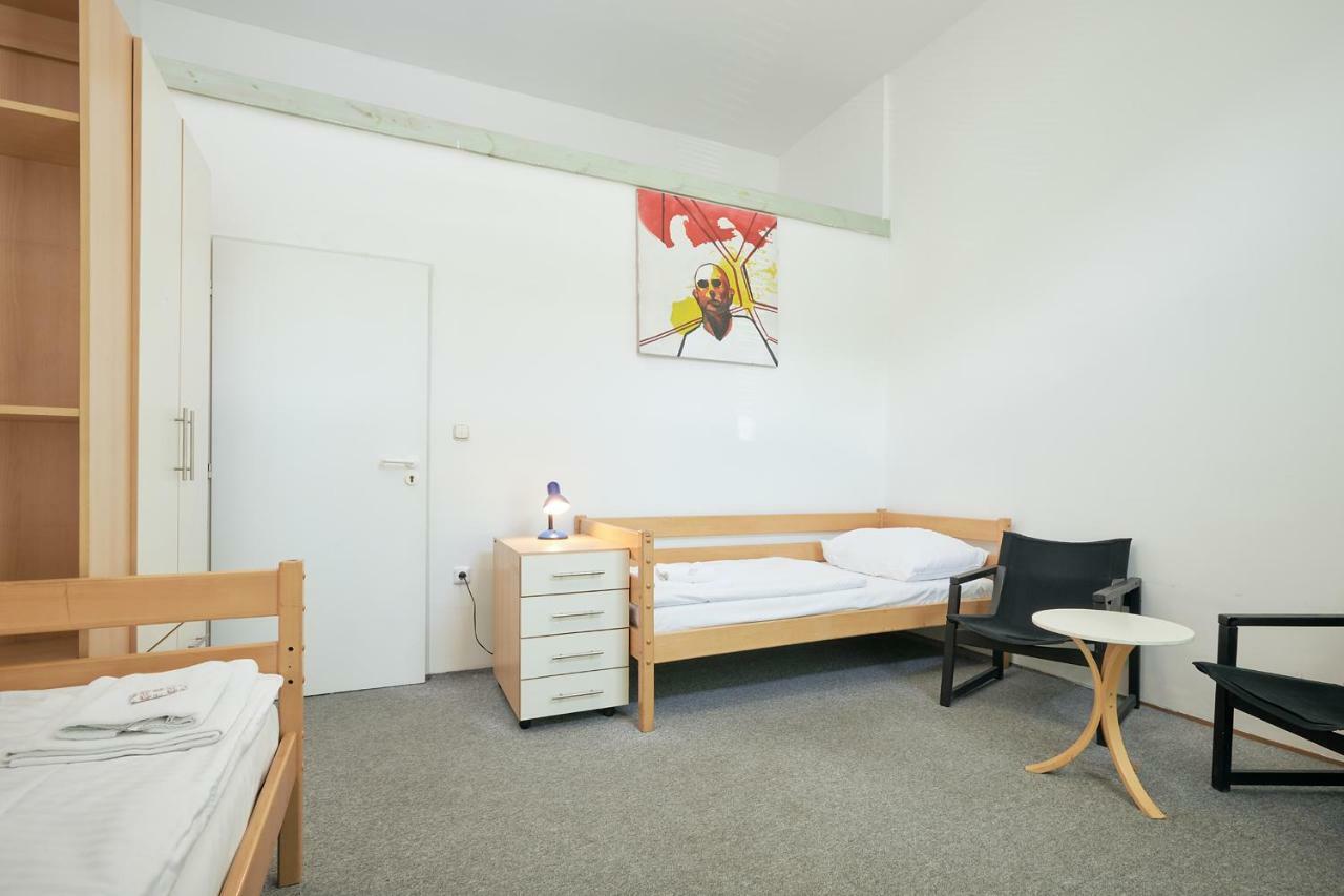 براغ Hostel Mikolase Alse المظهر الخارجي الصورة